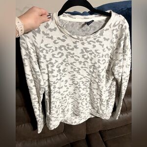 Gap sweater with pockets size small
